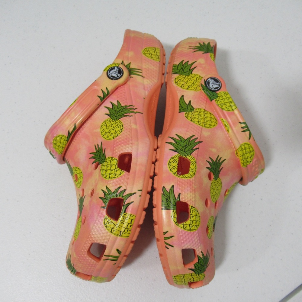 Crocs Tropical Pineapple Pattern Clogs Size 9 - image 5